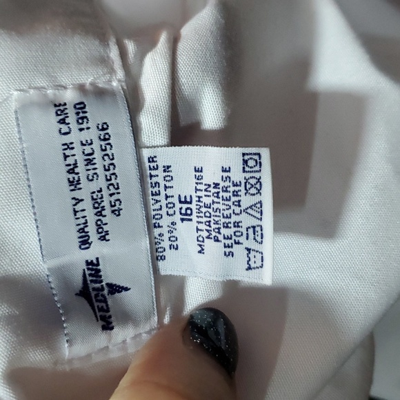 Medline MDT11WHT16E Women's Staff Length Lab Coat, White, Size 16 - Picture 8 of 8